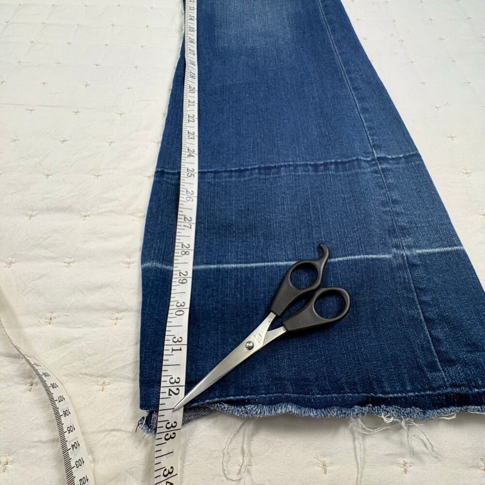 American Eagle Flare Jeans Women's 4 Long Raw Edge Boho Indie Groovy - Picture 12 of 12